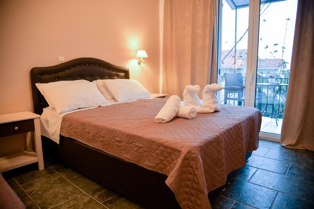 Hotel Blue Star 2 à Pyrgi Thermis Extérieur photo